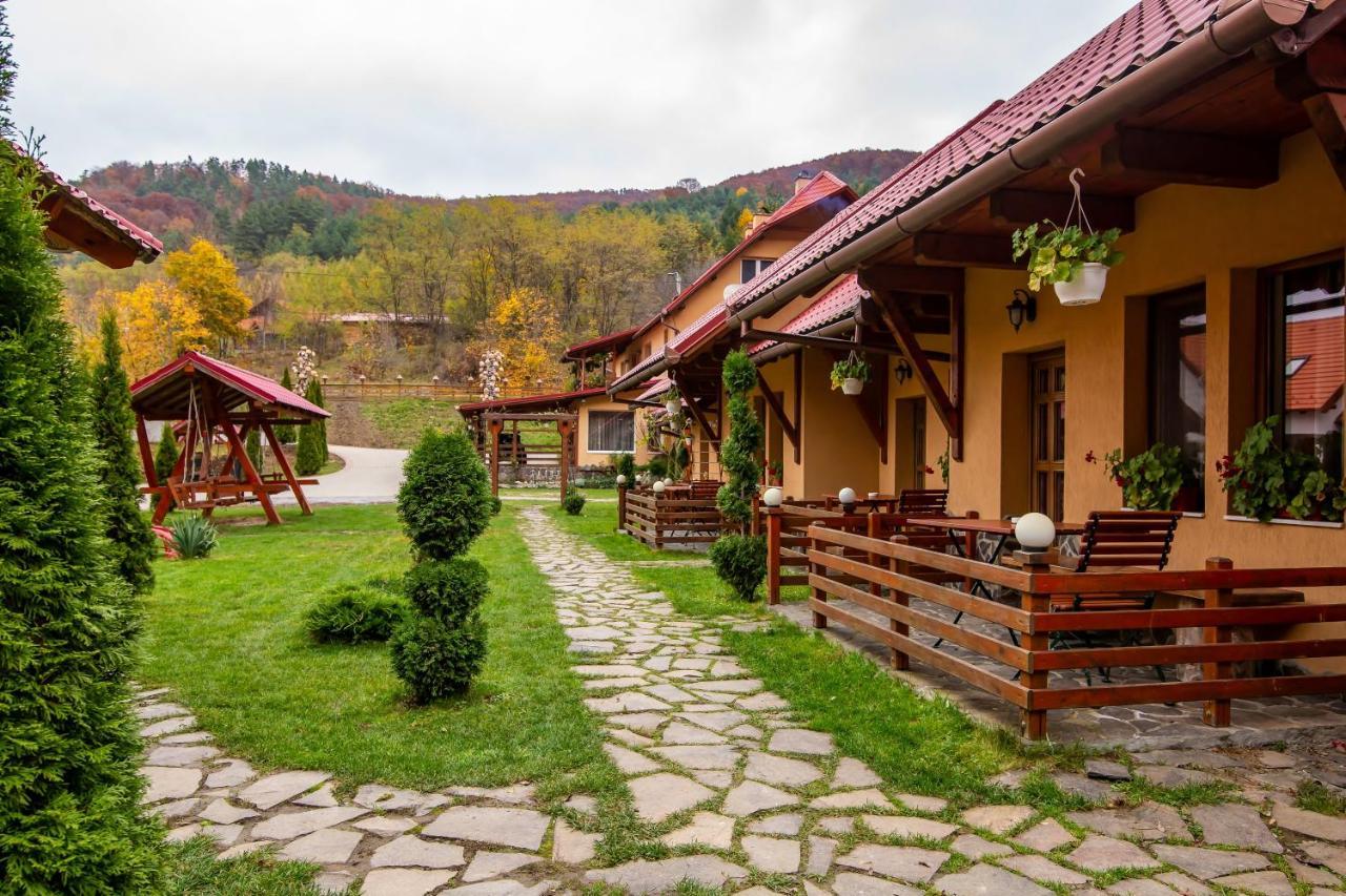 Patakmenti Panzio Spa Corund  Luaran gambar